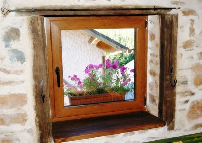 Ventana alojamiento rural casa salva en el Bierzo