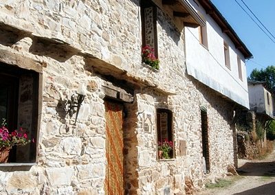 fachada exterior casa salva en Paradela de Muces