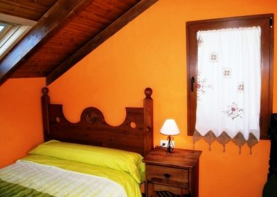 Habitación bajo cubierta doble de casa Tina