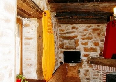 Chimenea en casa rural salva en Las Médulas